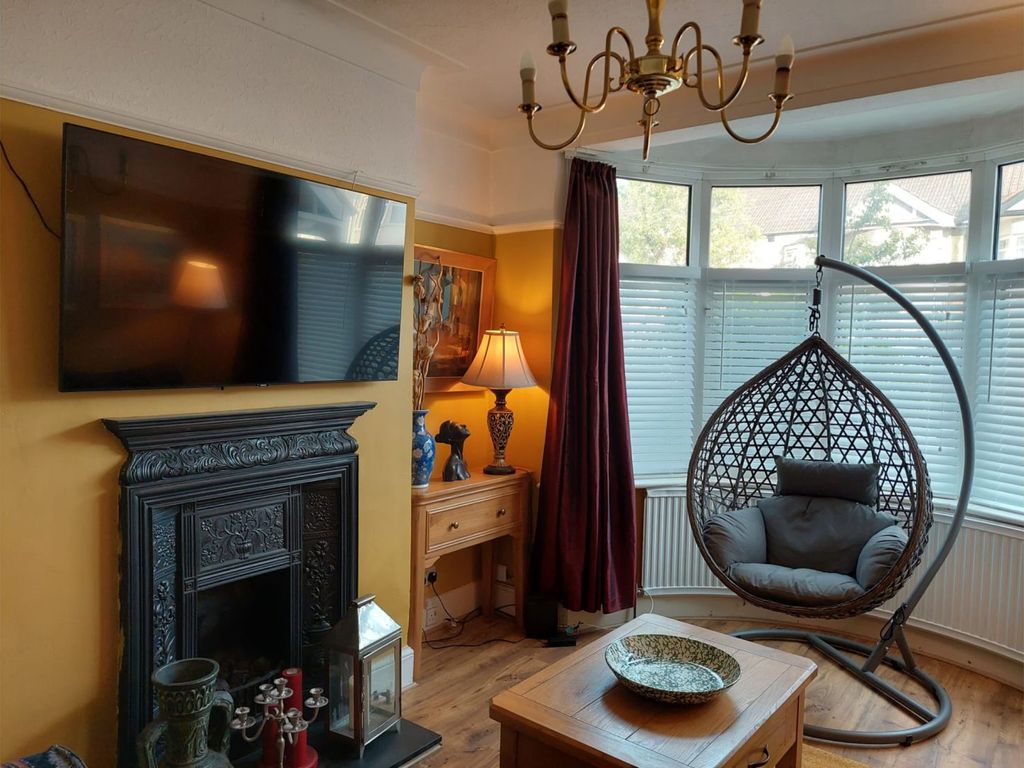 3 bed terraced house for sale in Elstree Gardens, Ilford IG1, £525,000