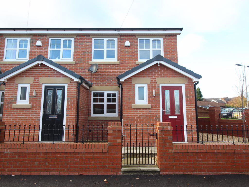 3 bed terraced house to rent in Wardley Street, Pemberton, Wigan WN5
