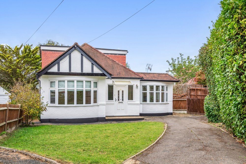 4 bed bungalow for sale in Roundwood Close, Ruislip HA4, £895,000 Zoopla