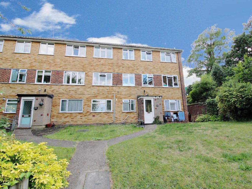 2 bed to rent in Bramblecroft, Erith, Kent DA8 Zoopla
