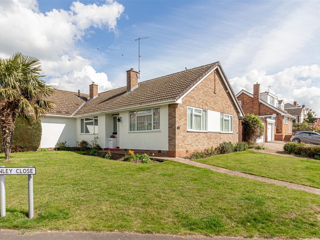 2 bed semidetached bungalow for sale in Northwick Road, Worcester WR3