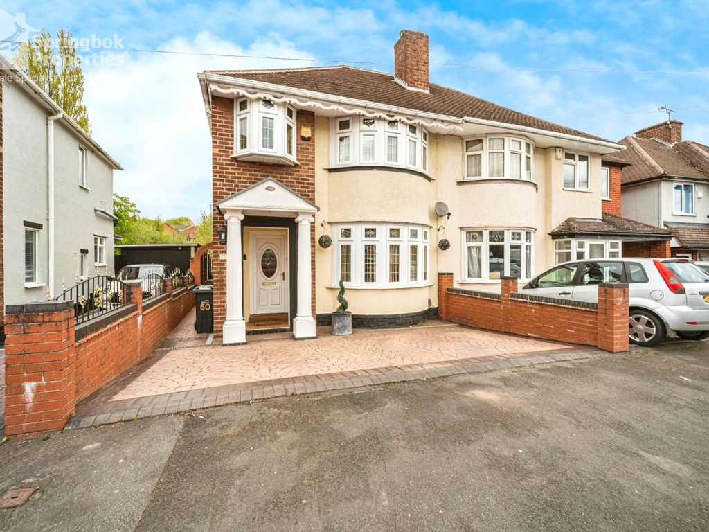 4 bed semidetached house for sale in Rosemary Crescent, Dudley, West