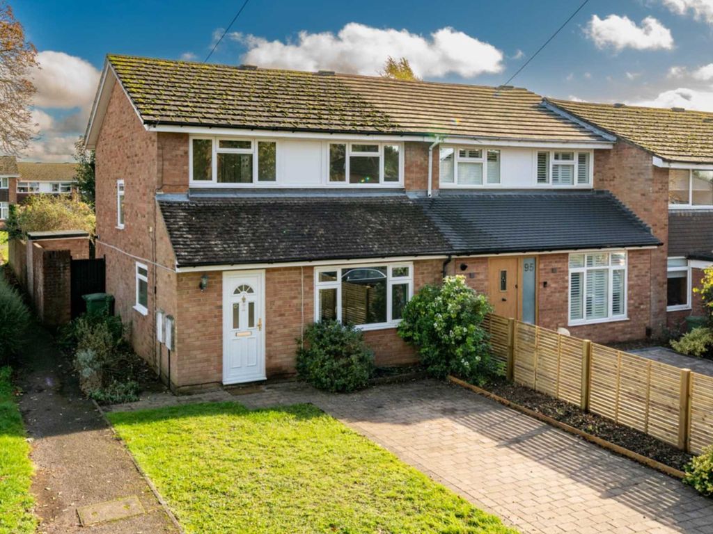 Cowper Road, Boxmoor HP1  