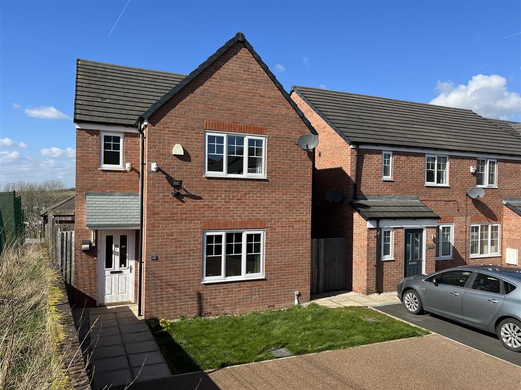 3 bed detached house for sale in Valehouse Court, Stalybridge SK15 Zoopla