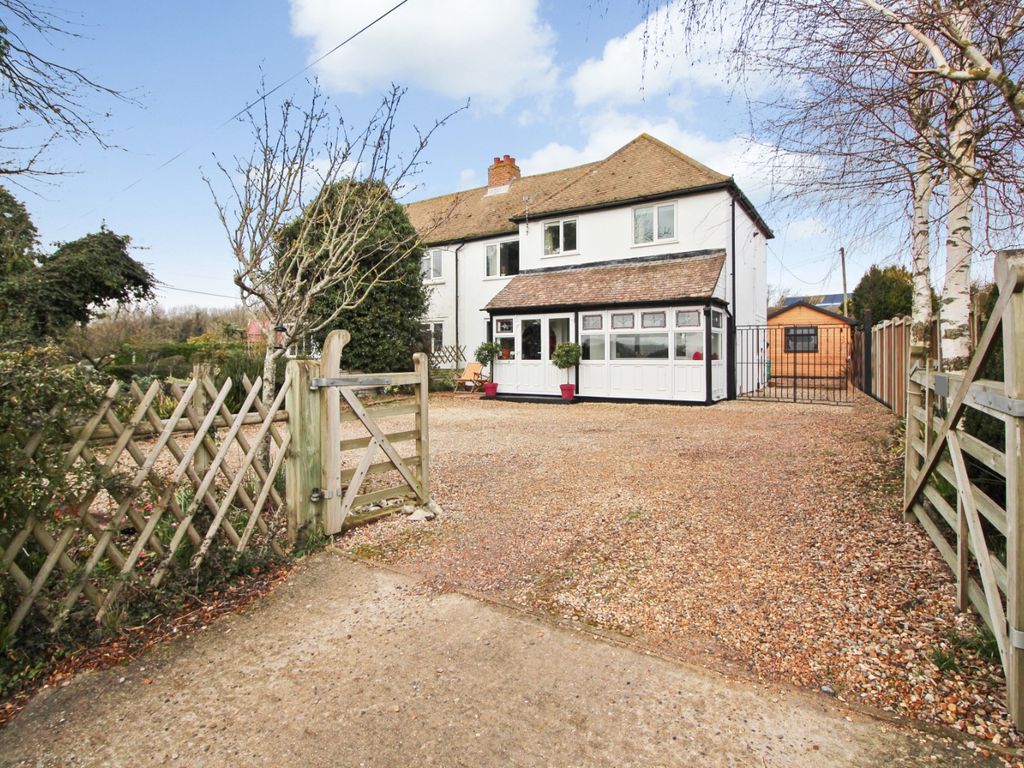4 bed semidetached house for sale in Adisham Road, Bekesbourne