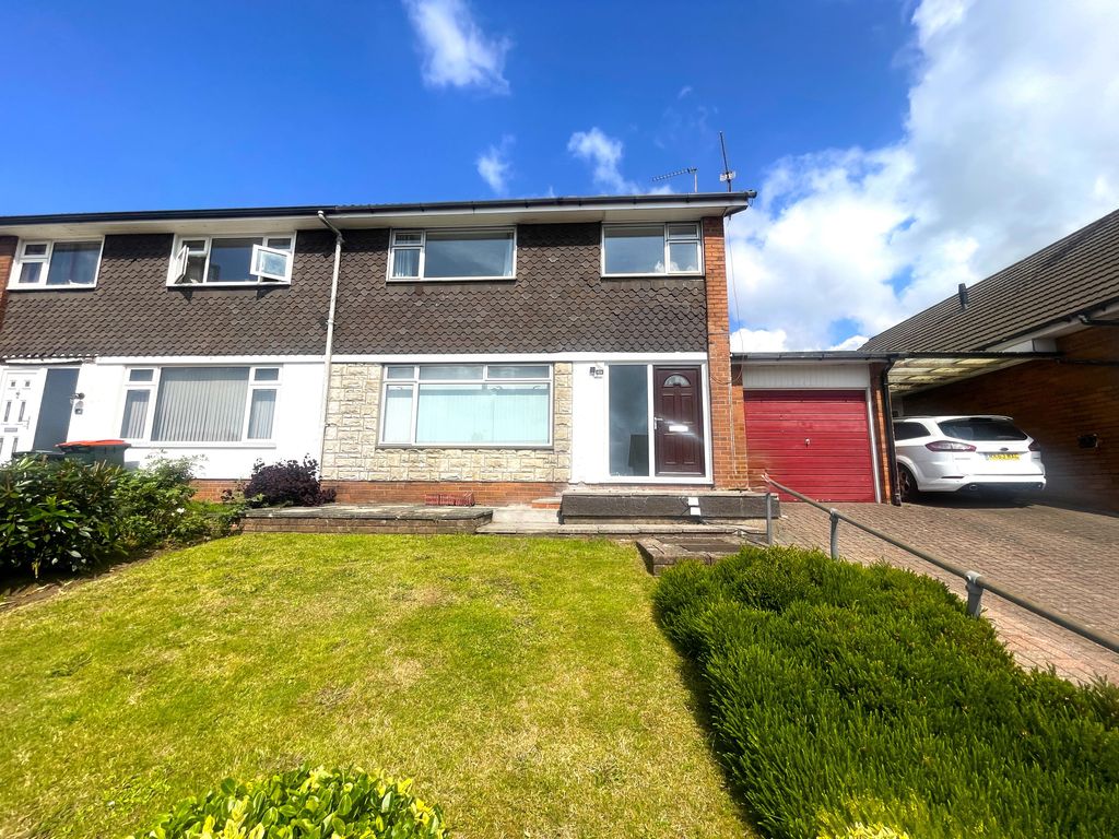 3 bed semidetached house to rent in Anthony Drive, Caerleon, Newport
