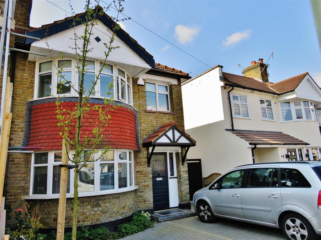 3 bed semidetached house to rent in Farnham Road, Welling, Kent DA16