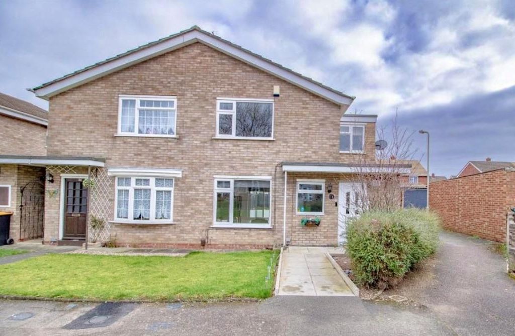 3 bed semidetached house for sale in Ivel Close, Bedford MK41 Zoopla