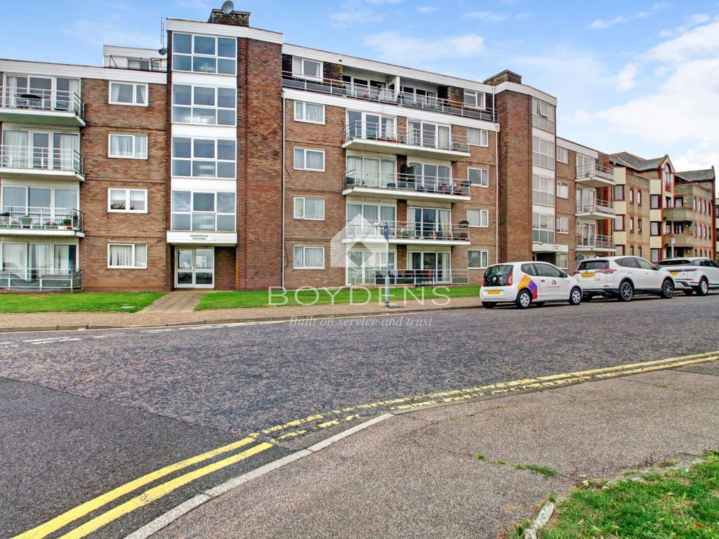 2 bed flat for sale in Marine Parade East, ClactonOnSea CO15 Zoopla