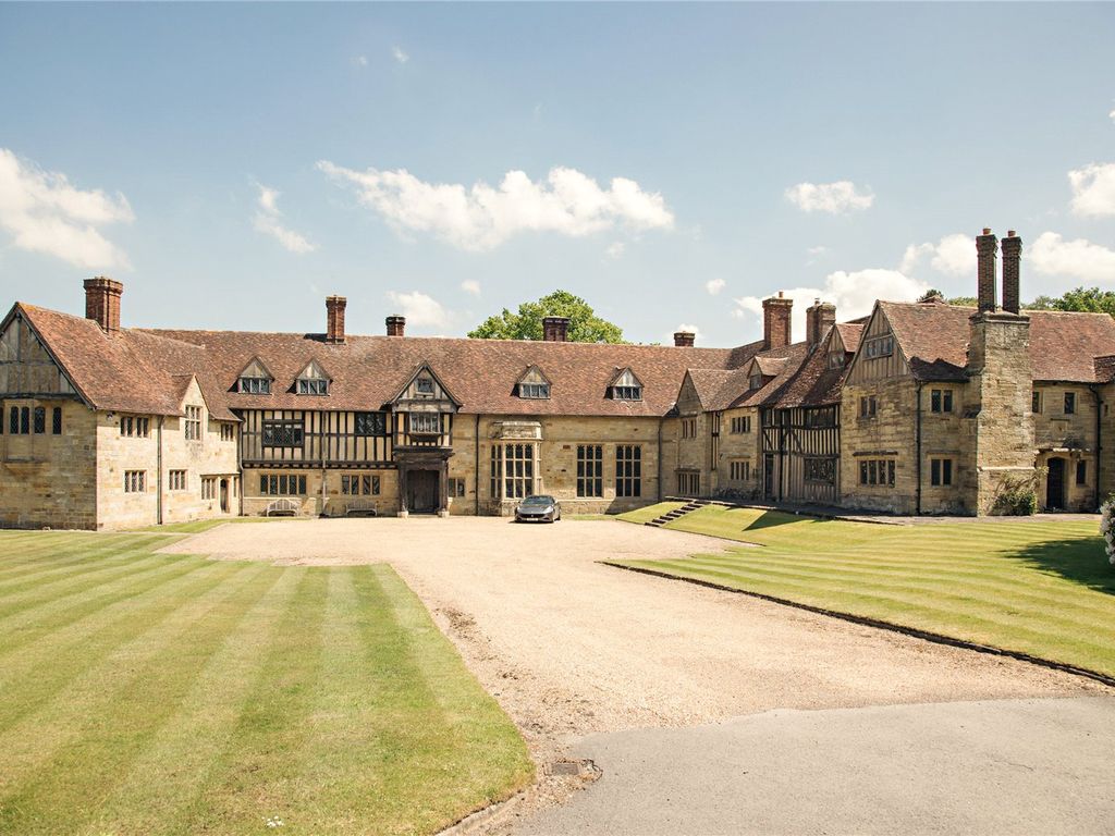 26 bed detached house for sale in Ashurst Wood, East Grinstead, West