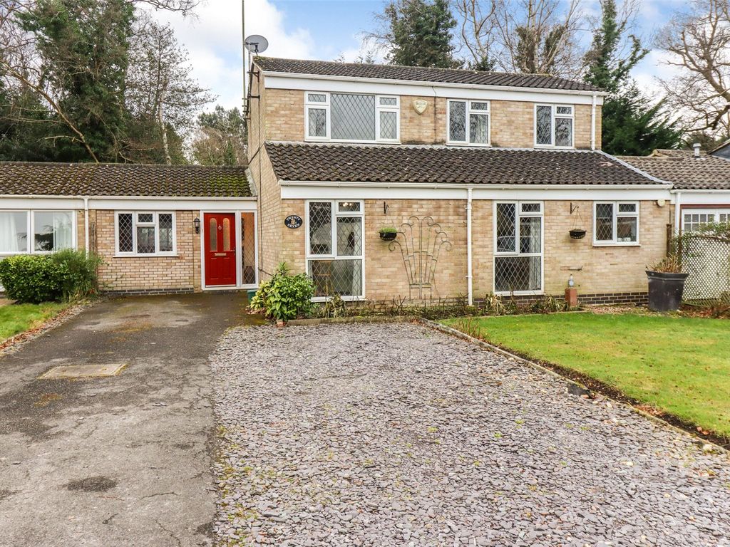 4 bed detached house for sale in Verran Road, Camberley, Surrey GU15, £