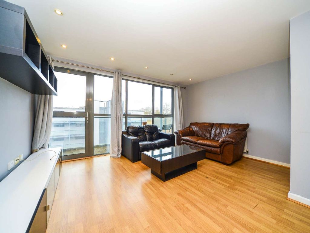 2 bed flat to rent in Crown Place Apartments, Bermondsey, London SE16