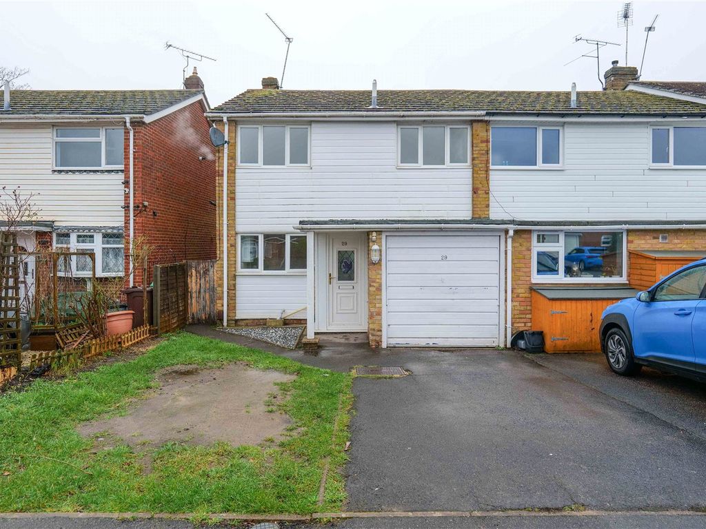 3 bed end terrace house to rent in Bathurst Road, Winnersh, Wokingham