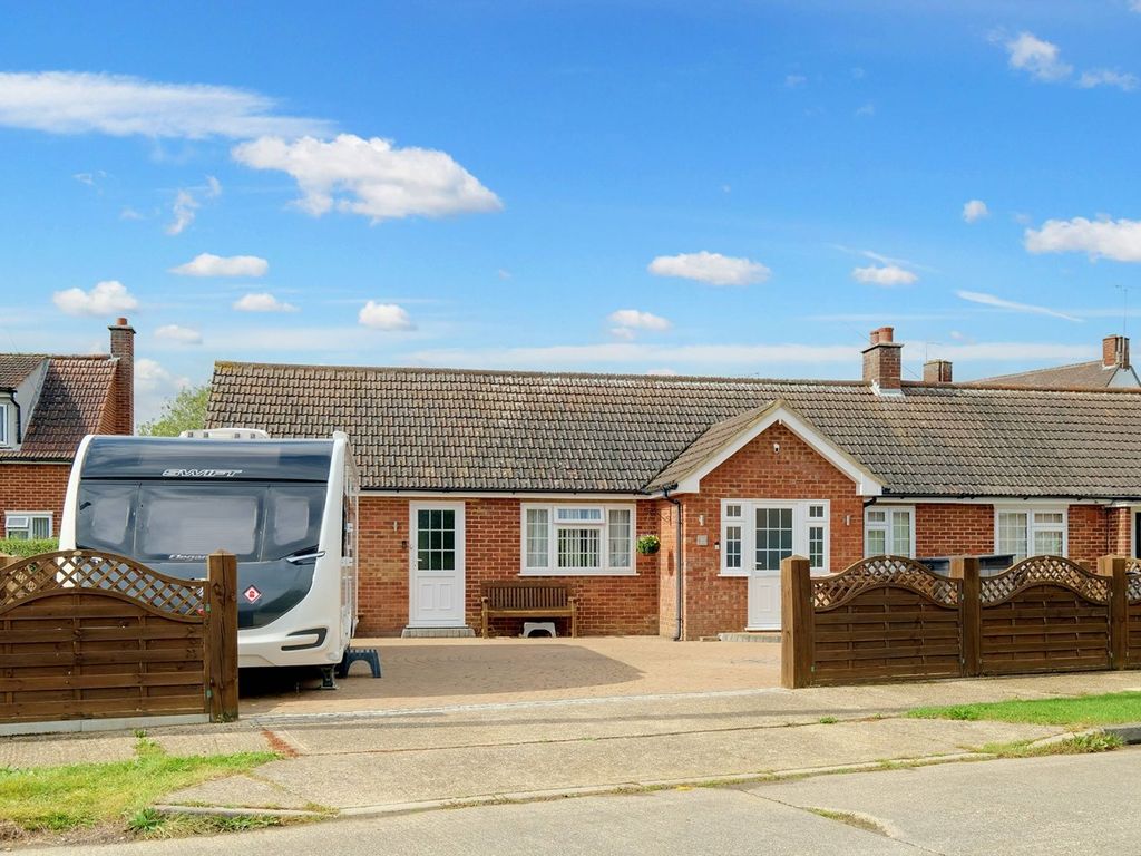 3 bed semidetached bungalow for sale in Kirkmans Road, Galleywood