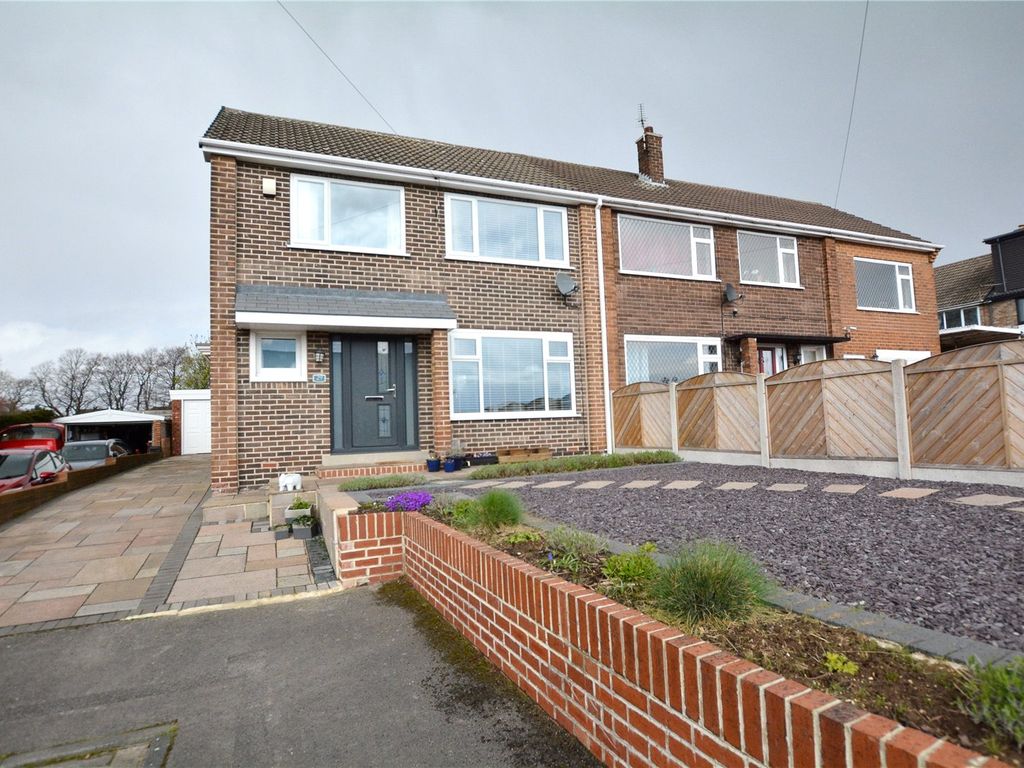 3 bed semidetached house for sale in New Windsor Drive, Rothwell