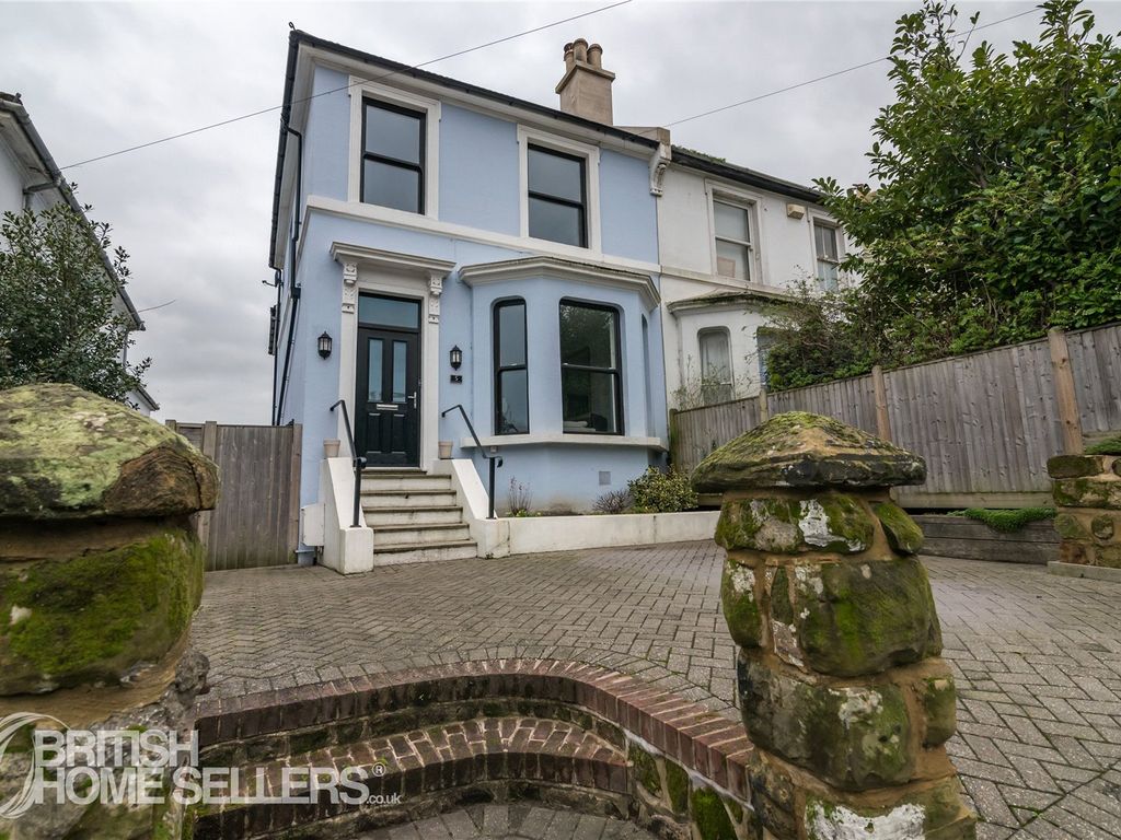 3 bed semidetached house for sale in Baldslow Road, Hastings, East