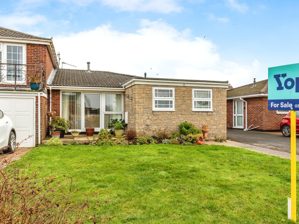 3 bed semidetached bungalow for sale in Burrington Avenue, Weston