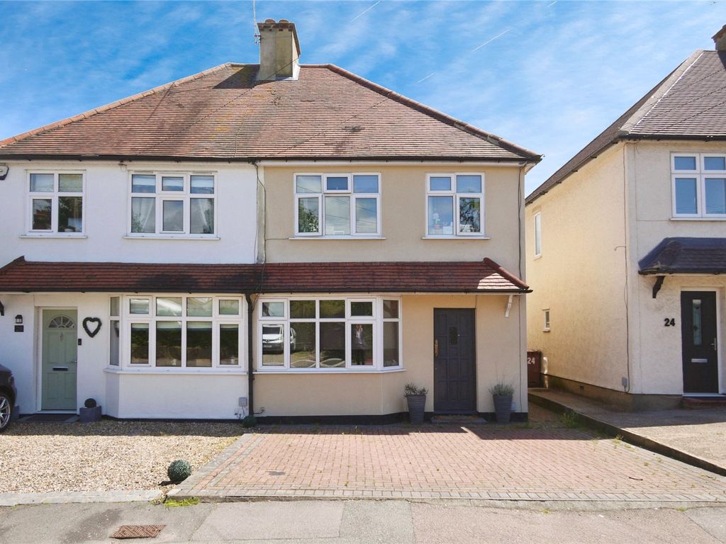 3 bed semidetached house for sale in Western Avenue, Brentwood, Essex