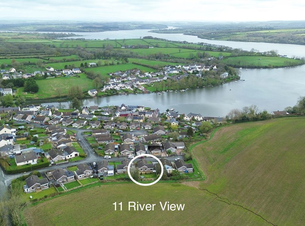 3 bed detached bungalow for sale in River View, Llangwm, Haverfordwest