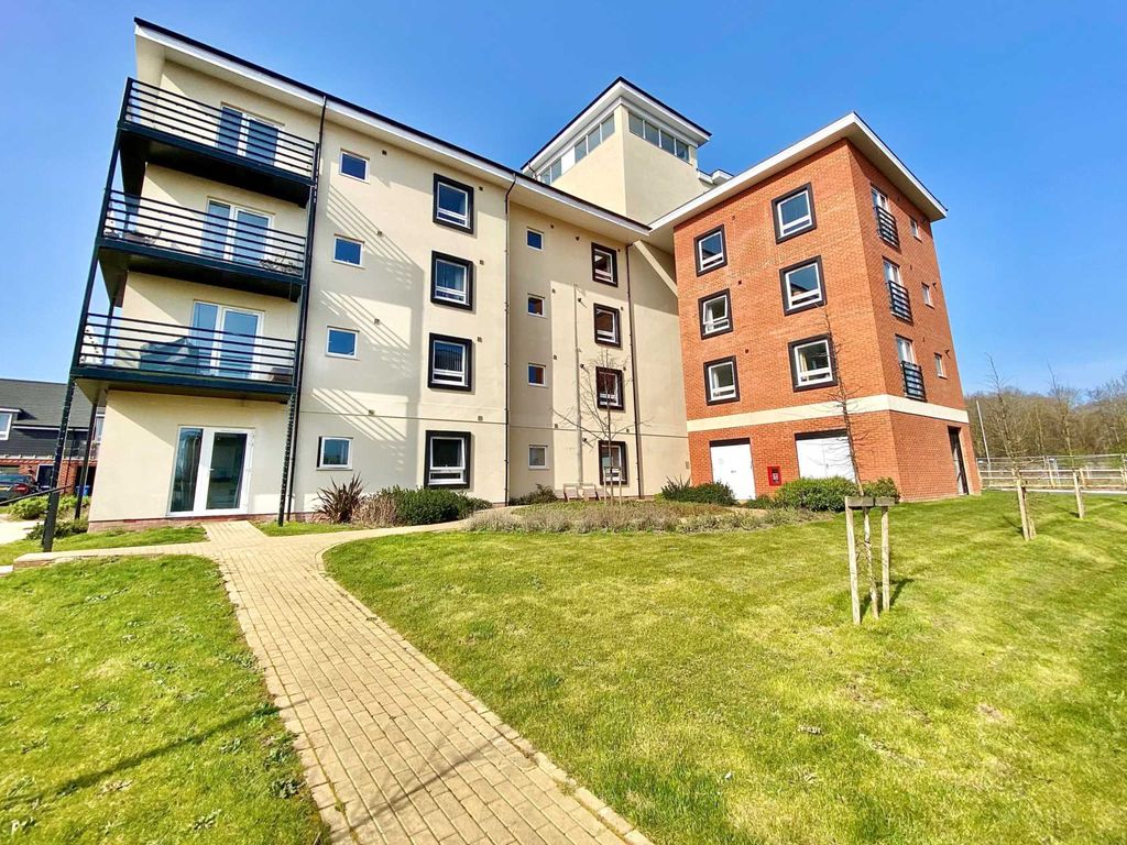 2 bed flat for sale in Webster Close, Park RG12 Zoopla