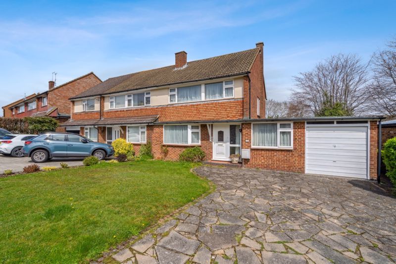 3 bed semidetached house for sale in Aylward Gardens, Chesham HP5 Zoopla