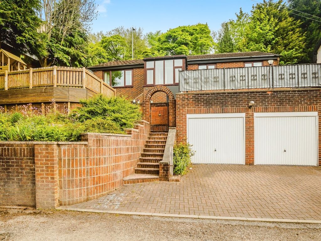 3 bed detached bungalow for sale in Ryburn View, Halifax HX2, £260,000