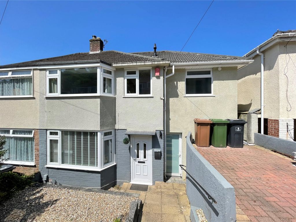 3 bed semidetached house for sale in Merafield Drive, Plymouth, Devon