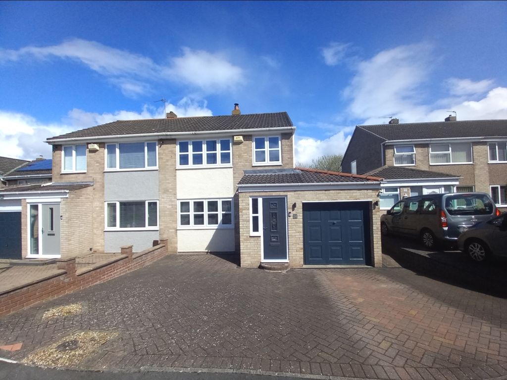 3 bed semidetached house for sale in Rosedale, Spennymoor, County