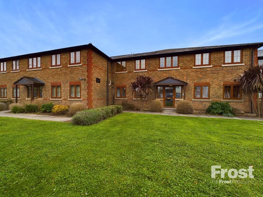 2 bed flat for sale in Stanwell New Road, StainesUponThames, Surrey