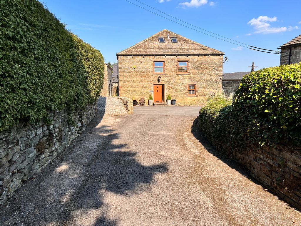 5 bed barn conversion for sale in Heights Road, Fence, Burnley BB12, £