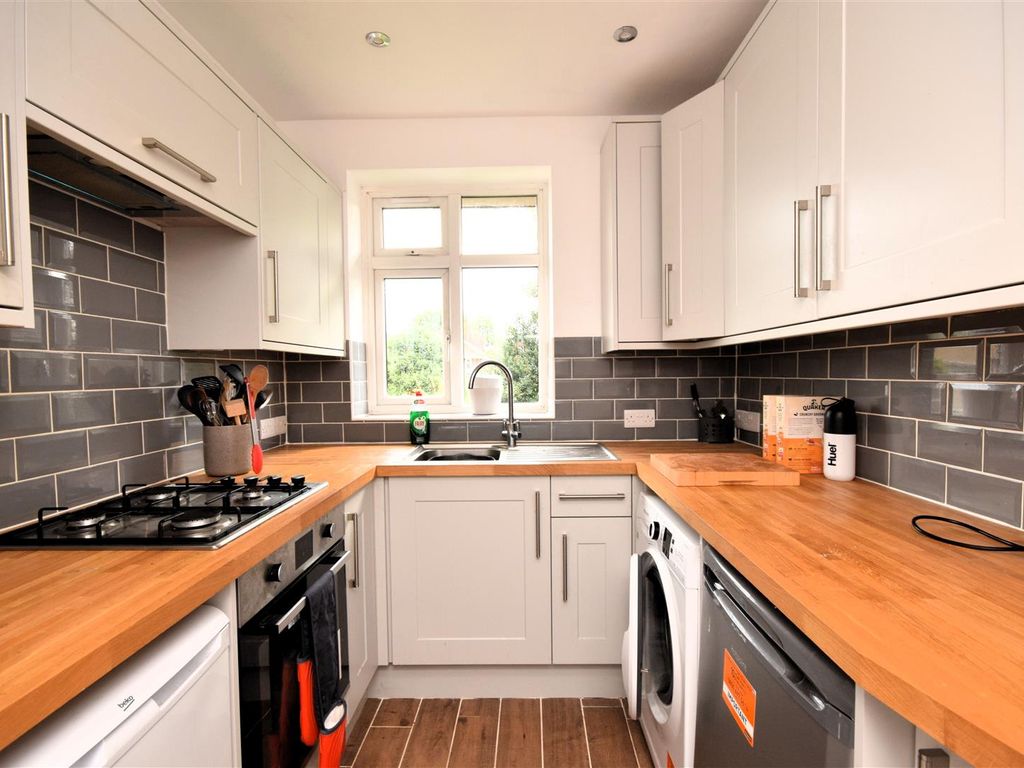 2 bed flat for sale in Lakenham Road, Norwich NR4, £170,000 Zoopla