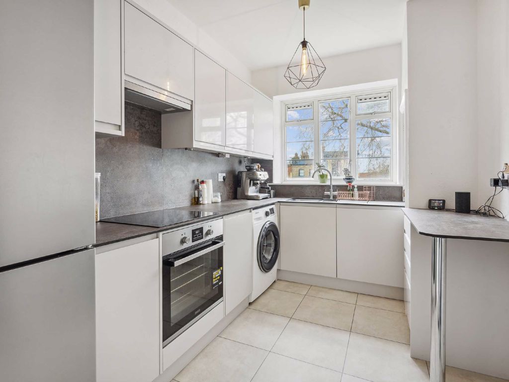1 bed flat for sale in Clapham Road, London SW9 - Zoopla