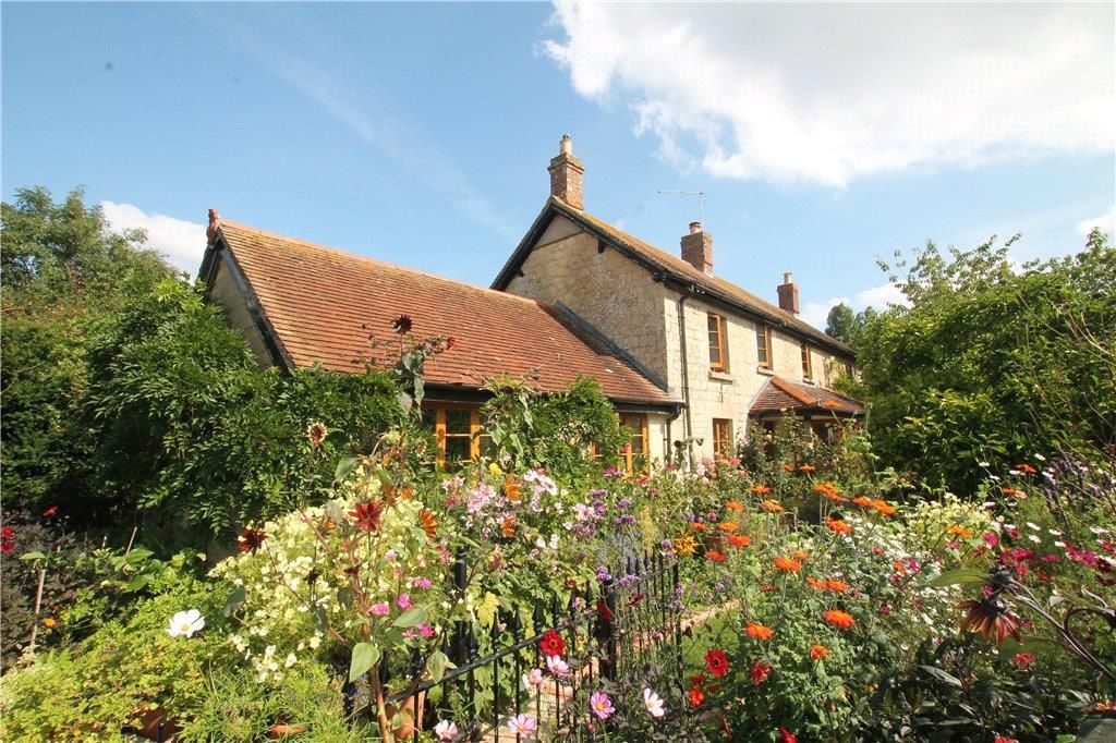 3 bed detached house for sale in Burton Street, Marnhull, Sturminster