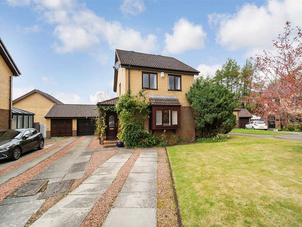 3 bed detached house for sale in Dunvegan Place, Stewartfield, East