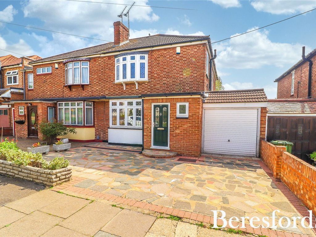 3 bed semidetached house for sale in Cranham Gardens, Upminster RM14