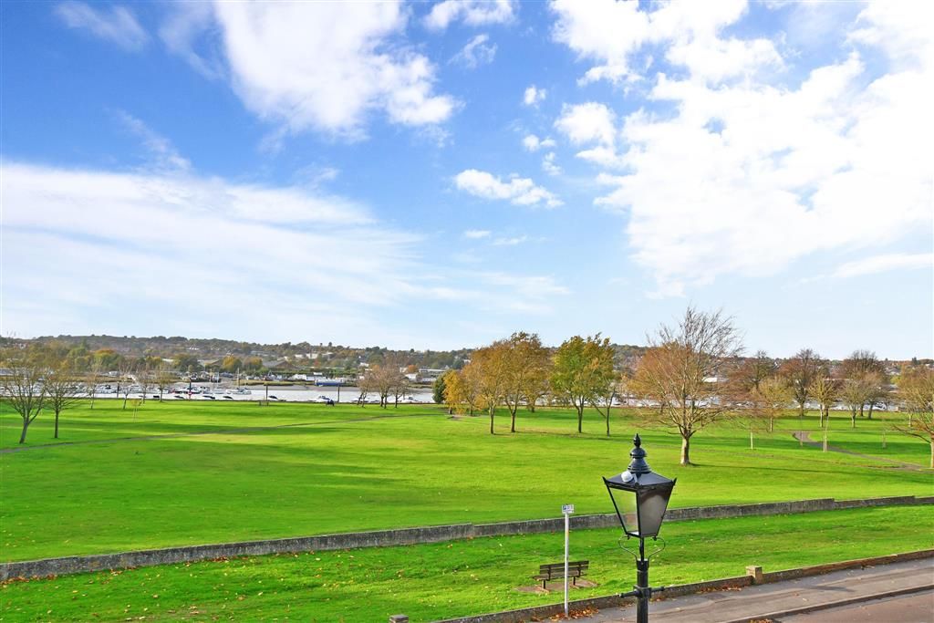 2 bed bungalow for sale in The Esplanade, Rochester, Kent ME1 Zoopla