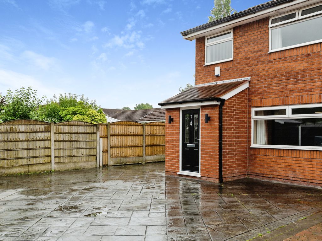 3 Bed Semi Detached House For Sale In Muirfield Close Fearnhead