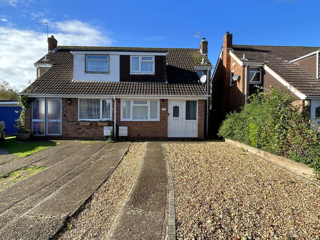 3 bed semidetached house for sale in Studley Avenue, Holbury SO45, £