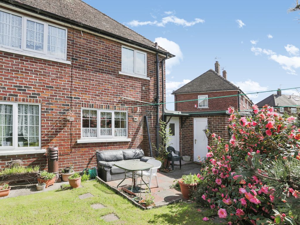 3 bed semidetached house for sale in Hawthorne Avenue, Knaresborough