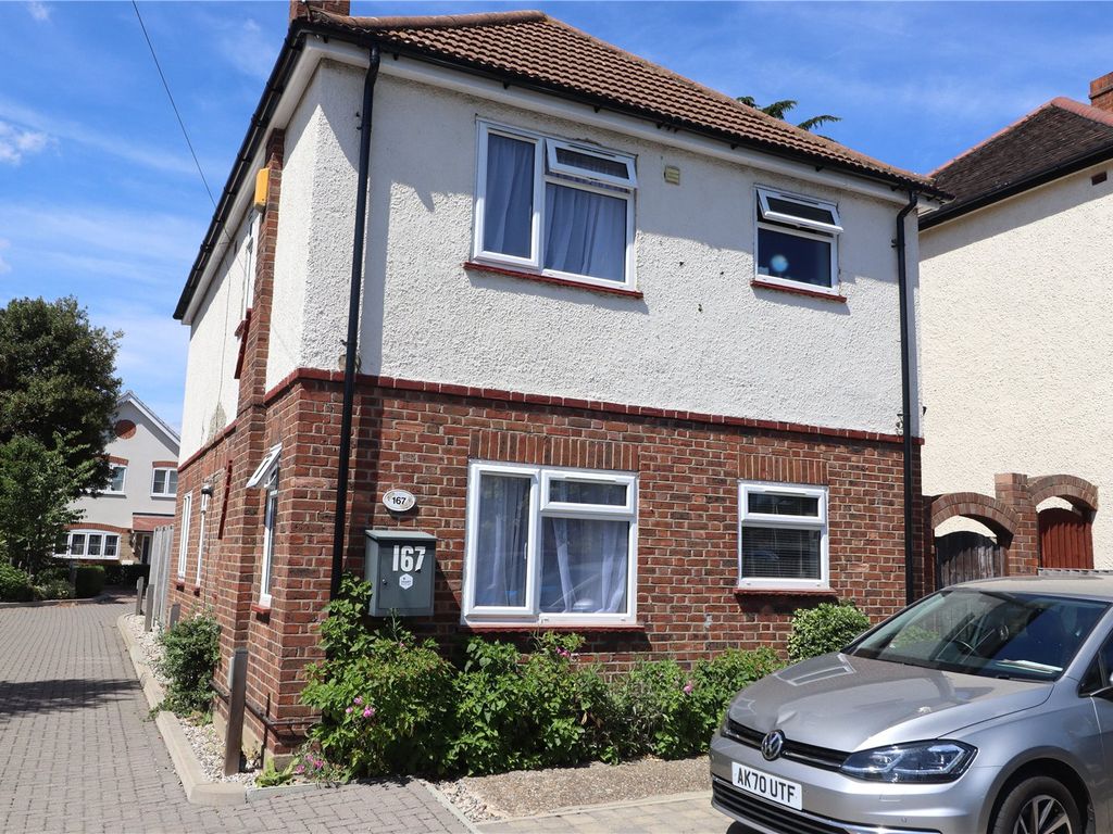 3 bed detached house to rent in Brentwood Road, Gidea Park, Romford RM1