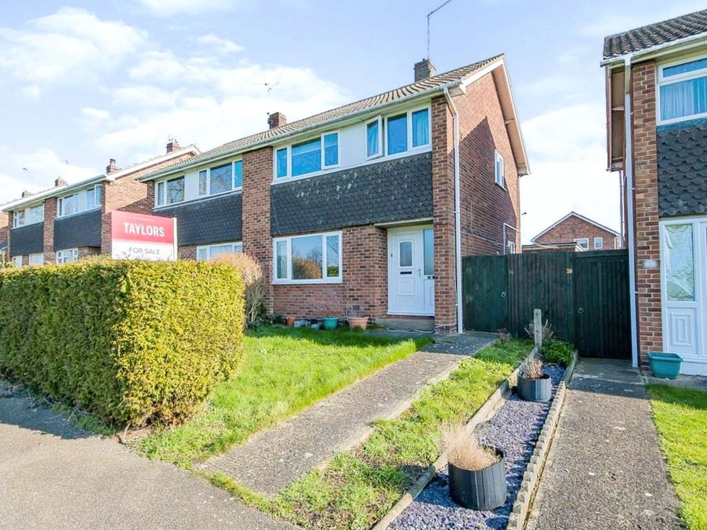3 bed semidetached house for sale in Southdown Road, Yaxley