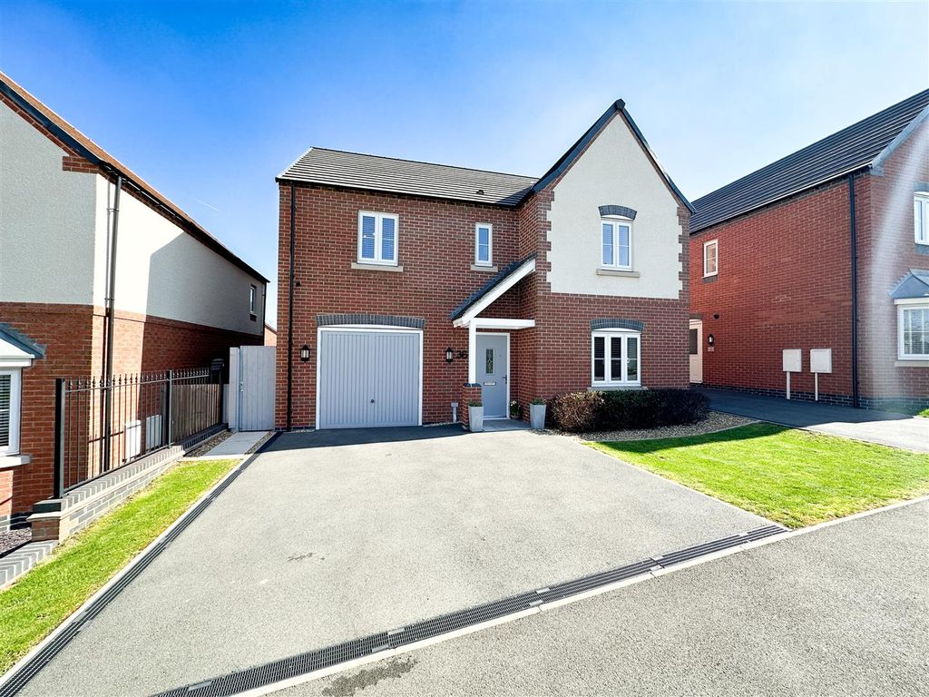 4 bed detached house for sale in Masters View, Codnor, Ripley DE5, £