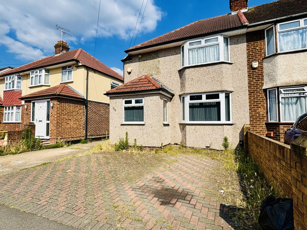 3 bed semidetached house for sale in Yeading Lane, Hayes UB4, £625,000