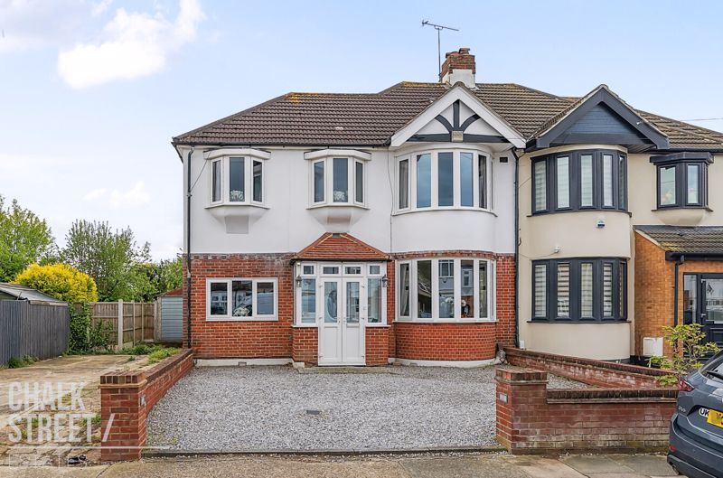 5 bed semidetached house for sale in Marshalls Drive, Marshalls Park
