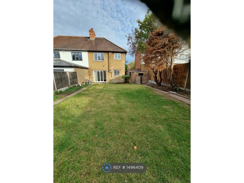 3 bed semidetached house to rent in Sutton, Sutton SM3 Zoopla