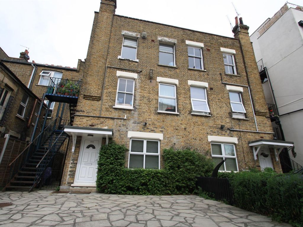 1 bed flat to rent in Station Road, WestcliffOnSea SS0, £750 pcm Zoopla