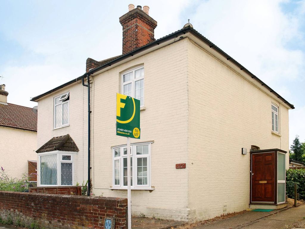 3 bed semidetached house to rent in Stoughton Road, Stoughton