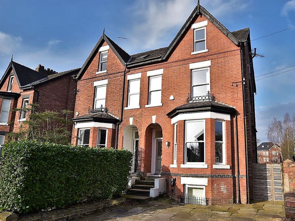 6 bed semidetached house for sale in Circular Road, Didsbury