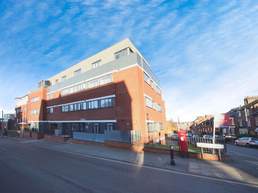 1 bed flat for sale in Napier Road, Luton LU1, £140,000 Zoopla