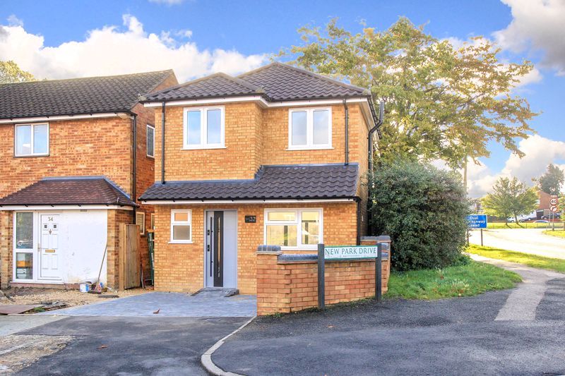 3 bed detached house for sale in New Park Drive, Hemel Hempstead